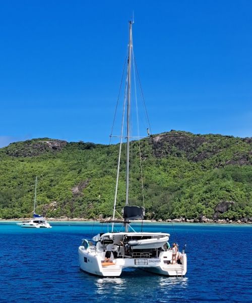 catamaran yacht huren