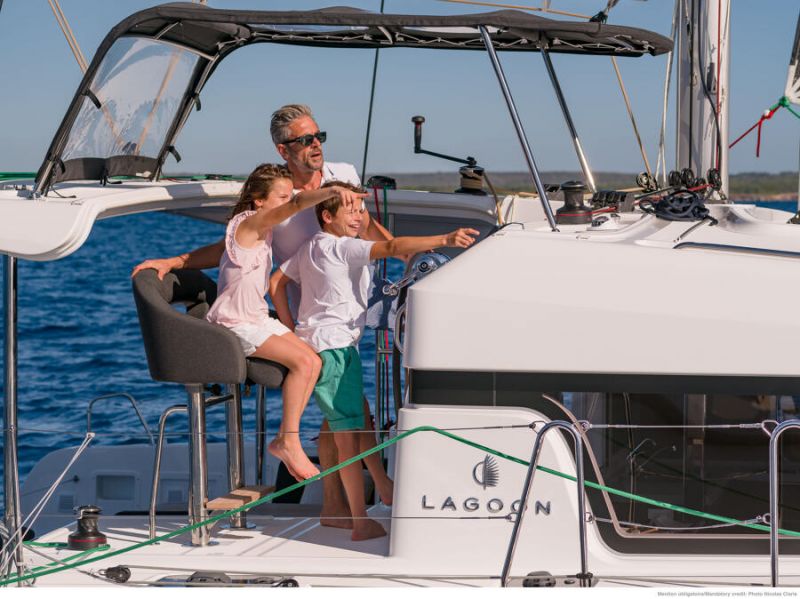 catamaran lagoon 42 price