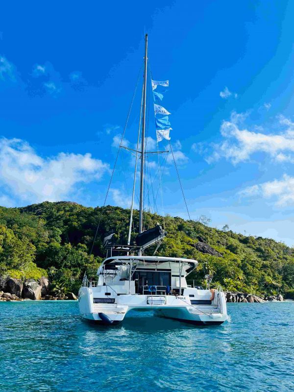 catamaran rent seychelles