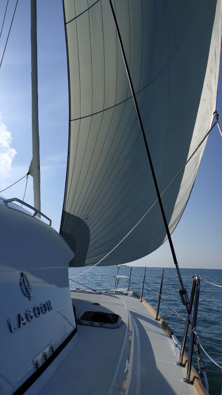 Fourniture de voiles pour catamaran Lagoon