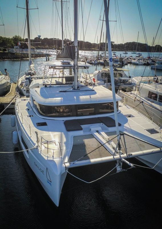 catamaran lagoon 42 price