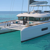 Lagoon 60 exterior 2