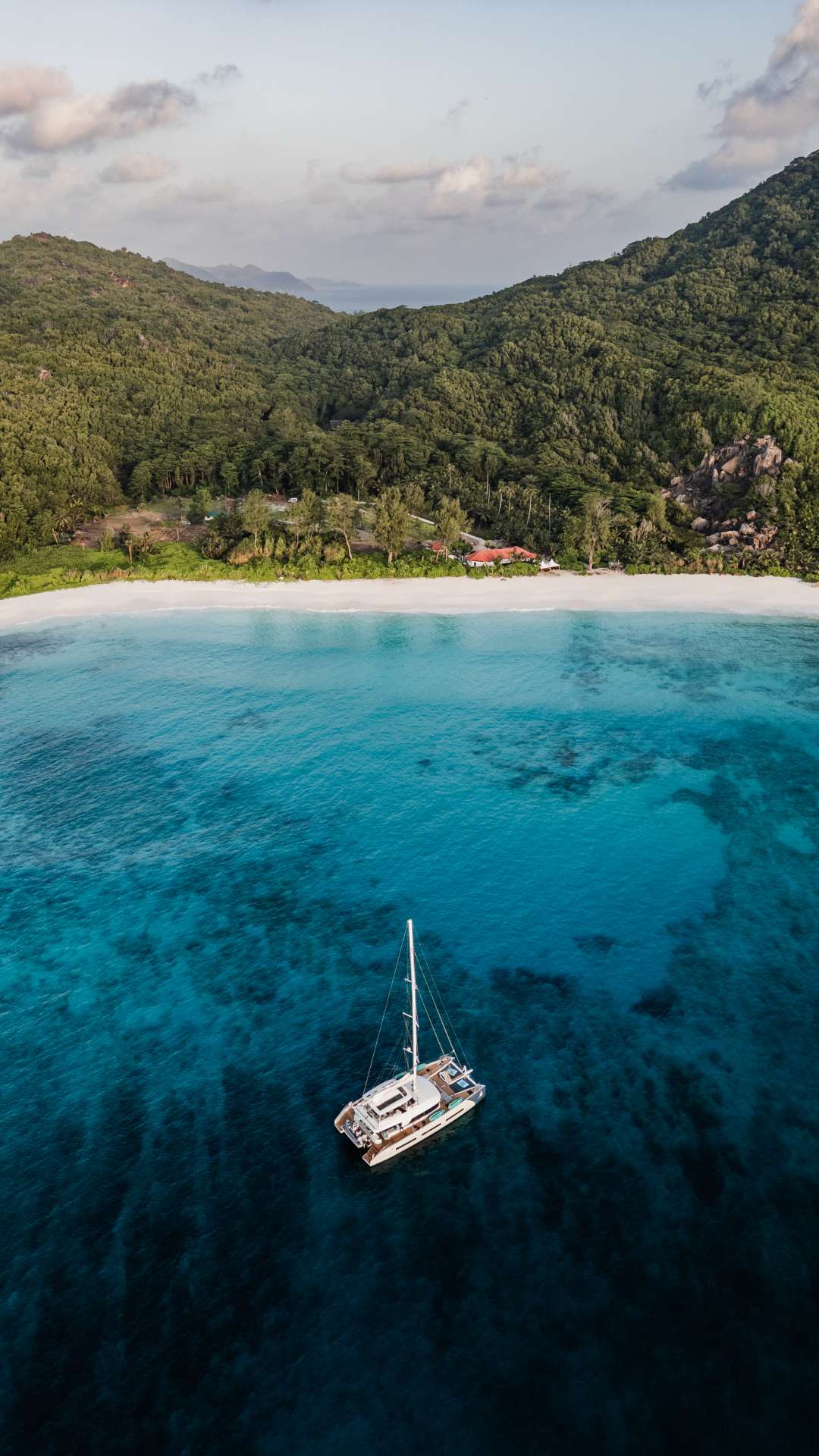 20 SOP280125 20250204 Spirit of Ponant Seychelles La Digue Grande Anse
