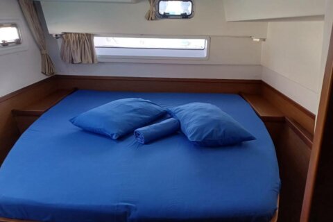 BLUESKIN - Lagoon 42