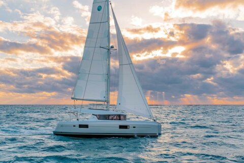 BOOBY - Lagoon 42