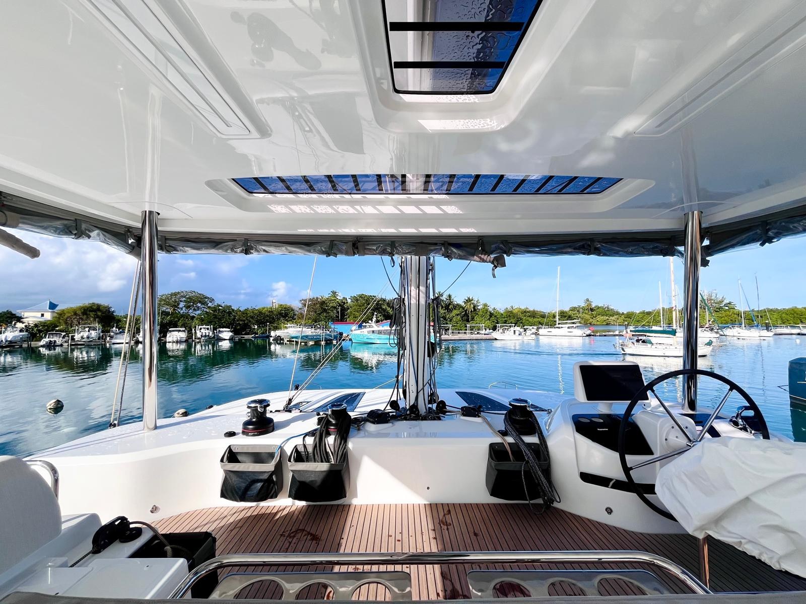Lagoon catamaran configuration