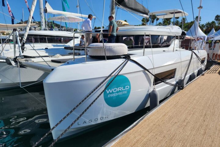 Lagoon 43