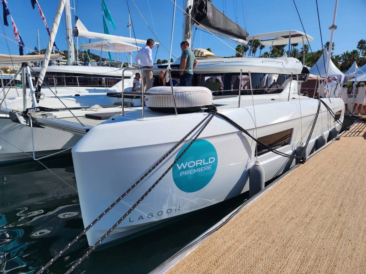 Lagoon 43