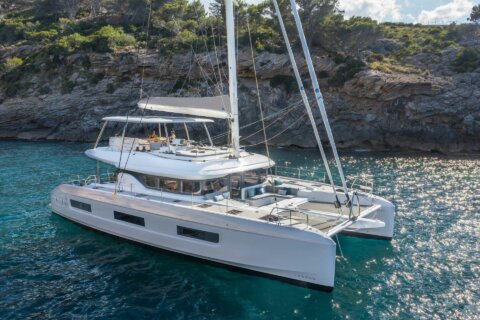 Lagoon 60 - photo 9