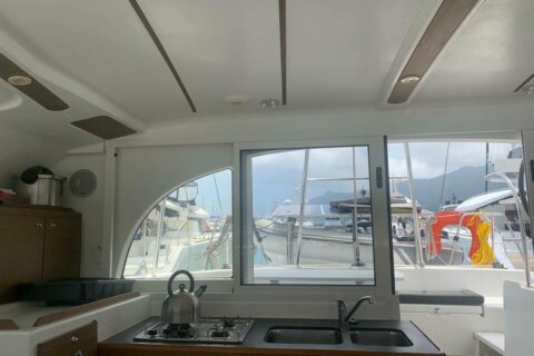 PAMPERO - Lagoon 380