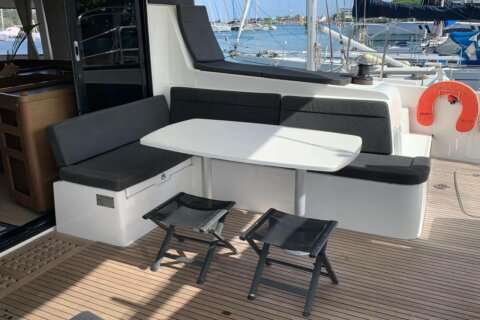 Take It Easy - Lagoon 42