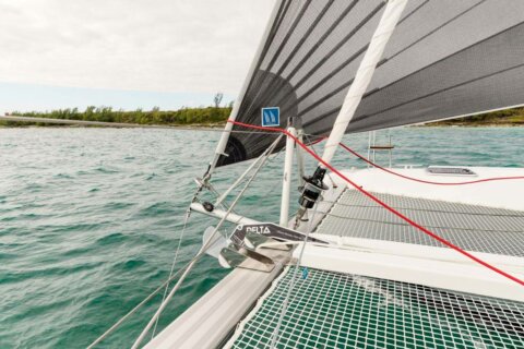 TAKE IT EASY - Lagoon 42