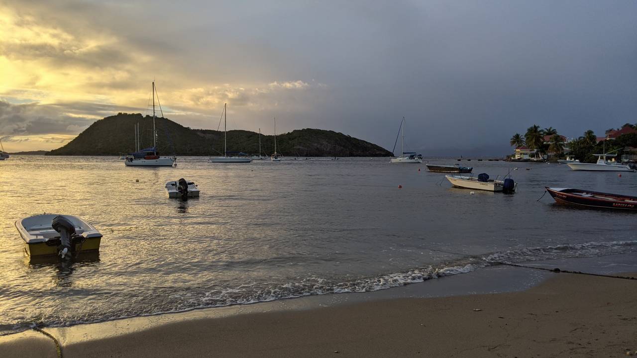 Excursion en catamaran vers les îlets Pigeon en Guadeloupe