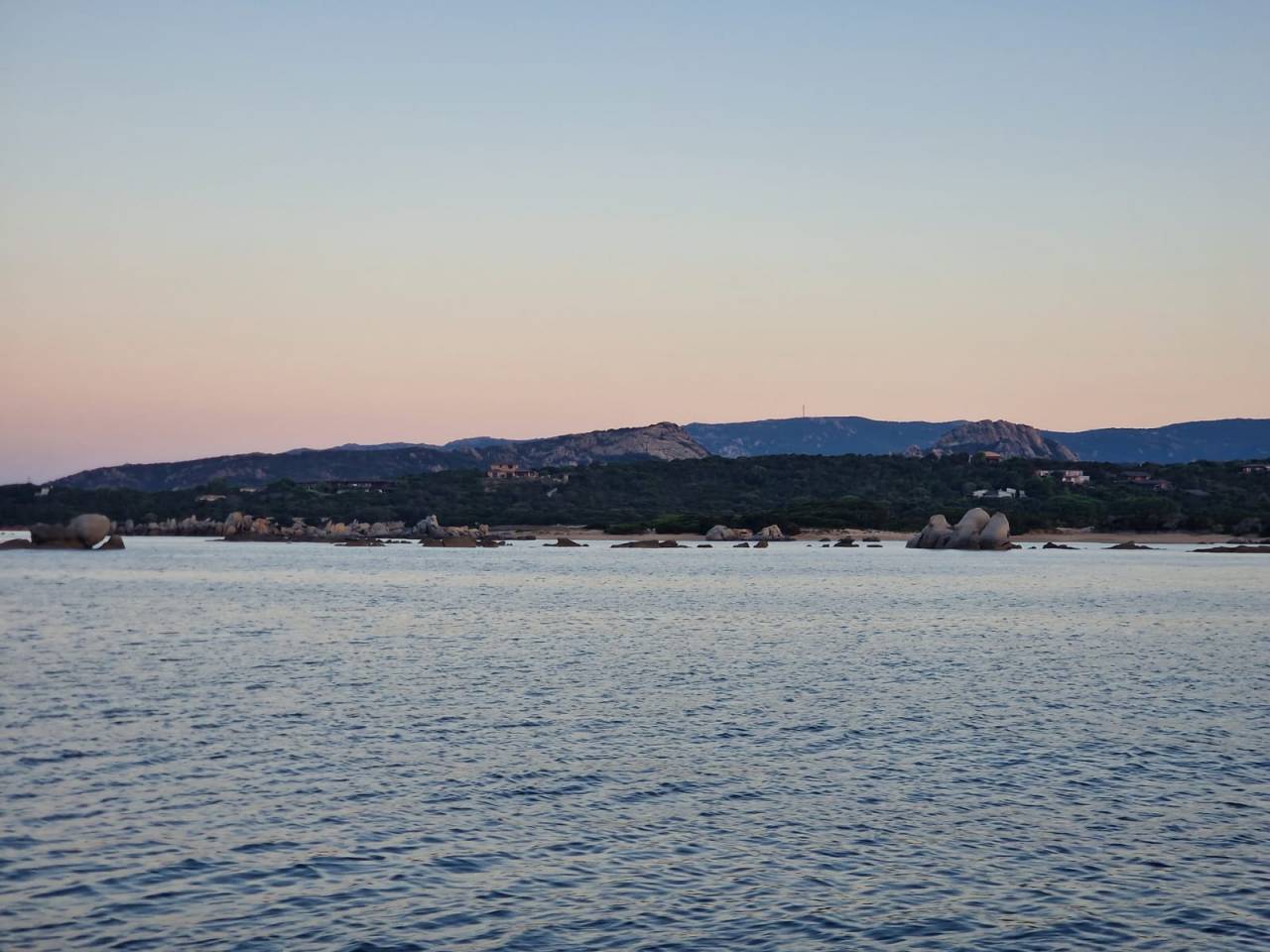 Plage de Corse aux eaux turquoise